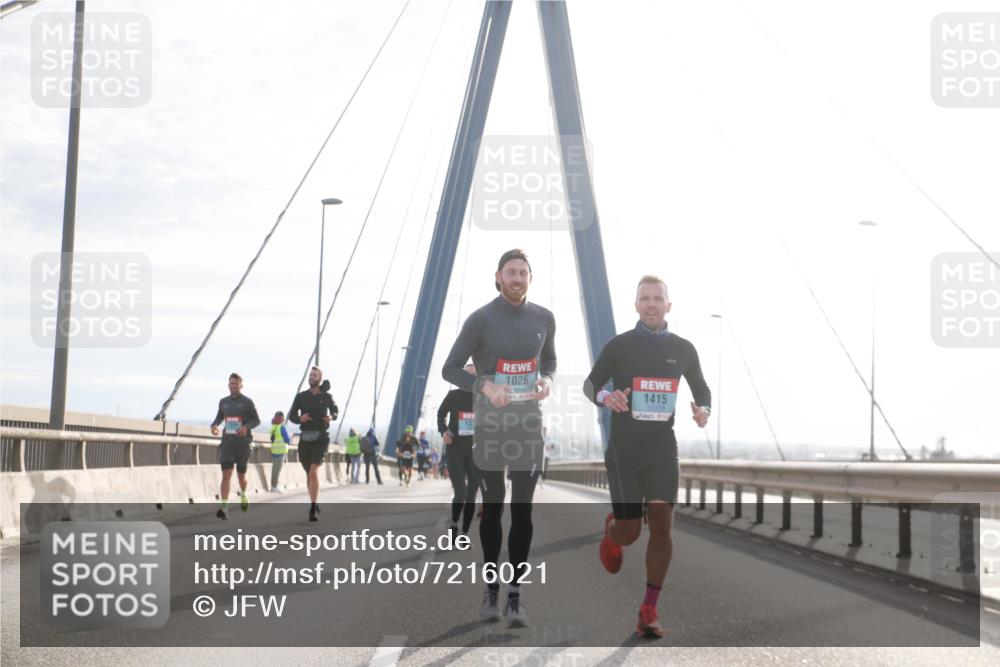 03.10.2024 - Köhlbrandbrückenlauf Jannik Wohlers http://msf.ph/oto/7216021 03.10.2024 09:22:23 Position 1 1026, 1415 meine-sportfotos.de