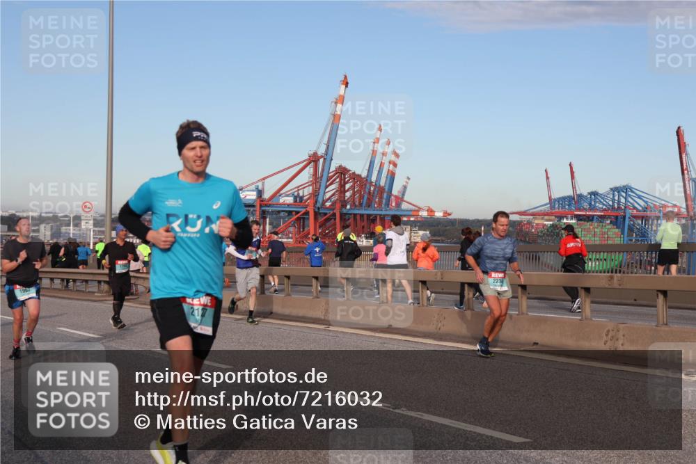 03.10.2024 - Köhlbrandbrückenlauf Matties Gatica Varas http://msf.ph/oto/7216032 03.10.2024 09:39:30 Position 2 190, 1700, 217, 2234 meine-sportfotos.de