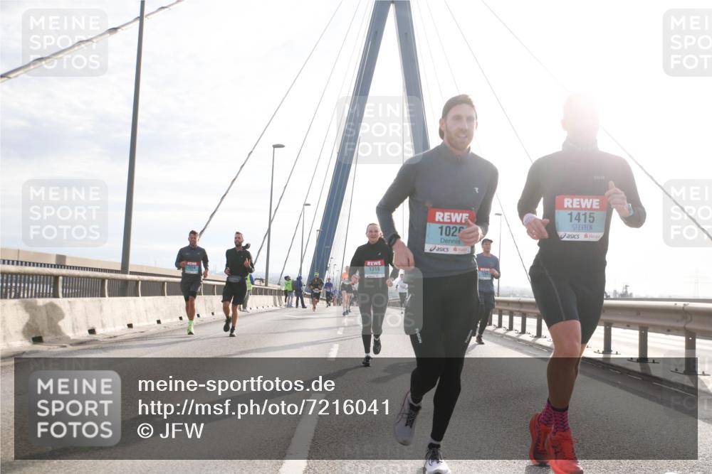 03.10.2024 - Köhlbrandbrückenlauf Jannik Wohlers http://msf.ph/oto/7216041 03.10.2024 09:22:24 Position 1 1318, 1026, 1415 meine-sportfotos.de