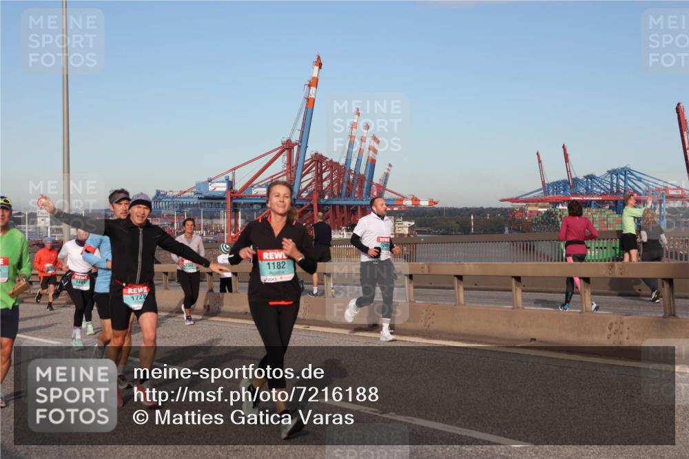 03.10.2024 - Köhlbrandbrückenlauf Matties Gatica Varas http://msf.ph/oto/7216188 03.10.2024 09:39:38 Position 2 500, 1441, 1728, 1388, 1182, 1246 meine-sportfotos.de