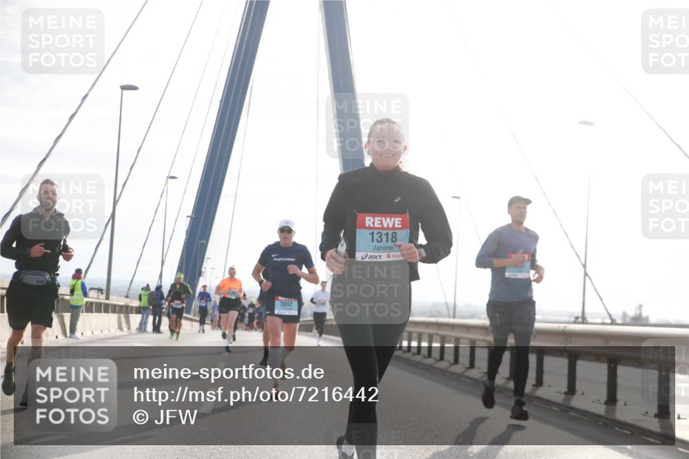 03.10.2024 - Köhlbrandbrückenlauf Jannik Wohlers http://msf.ph/oto/7216442 03.10.2024 09:22:25 Position 1 1318, 2002 meine-sportfotos.de