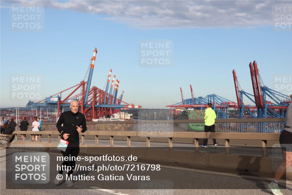 03.10.2024 - Köhlbrandbrückenlauf Matties Gatica Varas http://msf.ph/oto/7216798 03.10.2024 09:39:56 Position 2 1582 meine-sportfotos.de