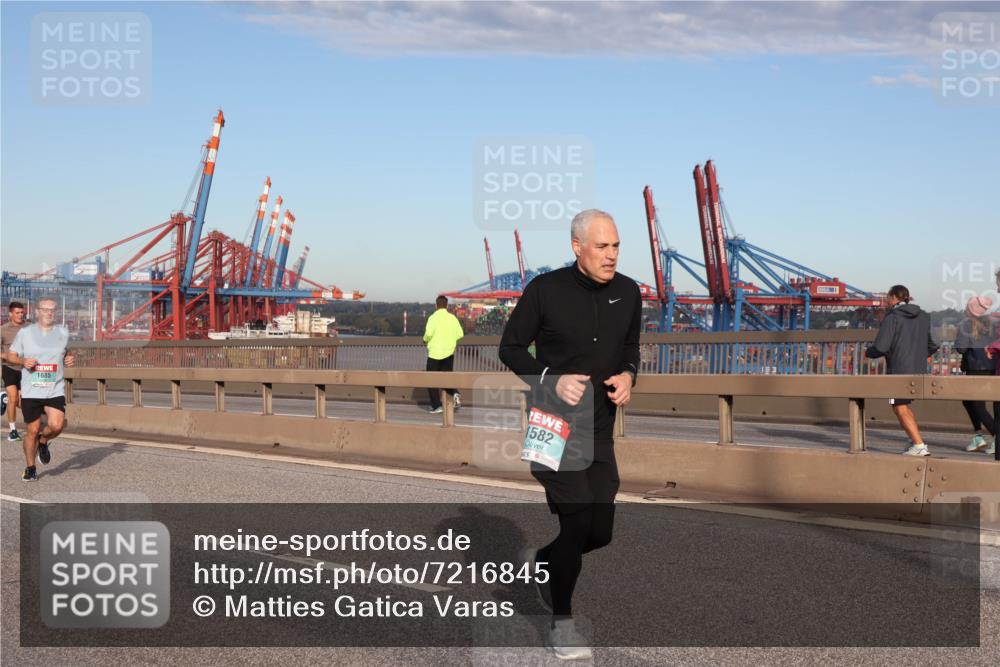 03.10.2024 - Köhlbrandbrückenlauf Matties Gatica Varas http://msf.ph/oto/7216845 03.10.2024 09:39:58 Position 2 1685, 1582 meine-sportfotos.de