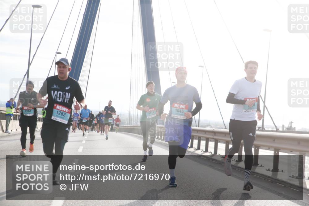 03.10.2024 - Köhlbrandbrückenlauf Jannik Wohlers http://msf.ph/oto/7216970 03.10.2024 09:22:32 Position 1 2661, 1262, 1911, 1046 meine-sportfotos.de