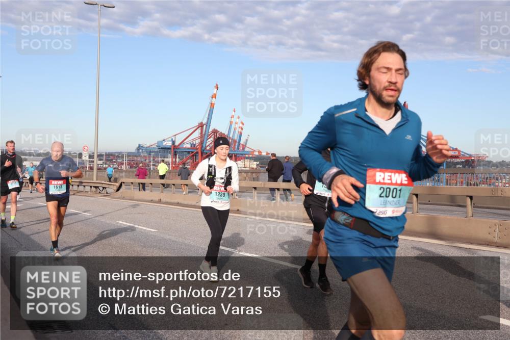 03.10.2024 - Köhlbrandbrückenlauf Matties Gatica Varas http://msf.ph/oto/7217155 03.10.2024 09:40:07 Position 2 2728, 1613, 1239, 2001 meine-sportfotos.de