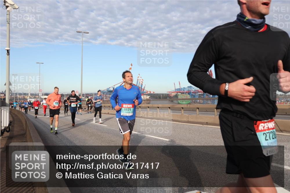 03.10.2024 - Köhlbrandbrückenlauf Matties Gatica Varas http://msf.ph/oto/7217417 03.10.2024 09:40:12 Position 2 1171, 2728 meine-sportfotos.de