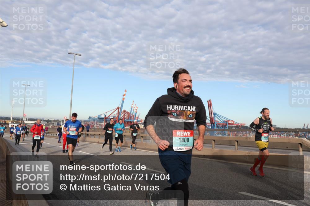 03.10.2024 - Köhlbrandbrückenlauf Matties Gatica Varas http://msf.ph/oto/7217504 03.10.2024 09:40:16 Position 2 1998, 2016, 1400, 1647 meine-sportfotos.de