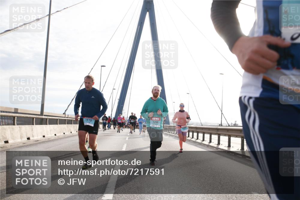 03.10.2024 - Köhlbrandbrückenlauf Jannik Wohlers http://msf.ph/oto/7217591 03.10.2024 09:22:49 Position 1 1615, 1208 meine-sportfotos.de