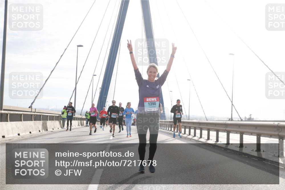 03.10.2024 - Köhlbrandbrückenlauf Jannik Wohlers http://msf.ph/oto/7217678 03.10.2024 09:22:51 Position 1 1390 meine-sportfotos.de