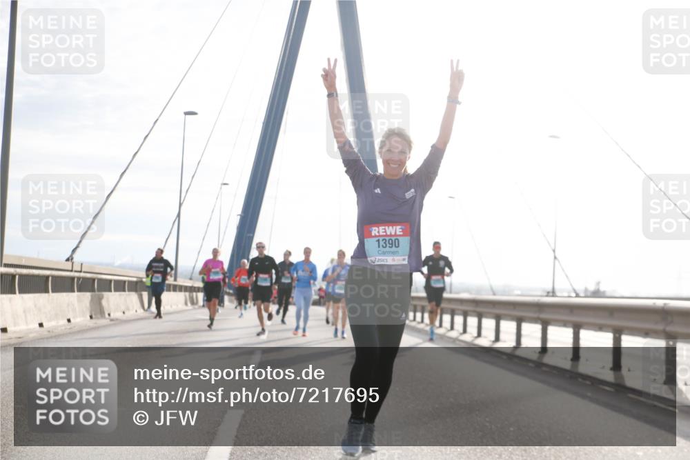 03.10.2024 - Köhlbrandbrückenlauf Jannik Wohlers http://msf.ph/oto/7217695 03.10.2024 09:22:51 Position 1 1390 meine-sportfotos.de