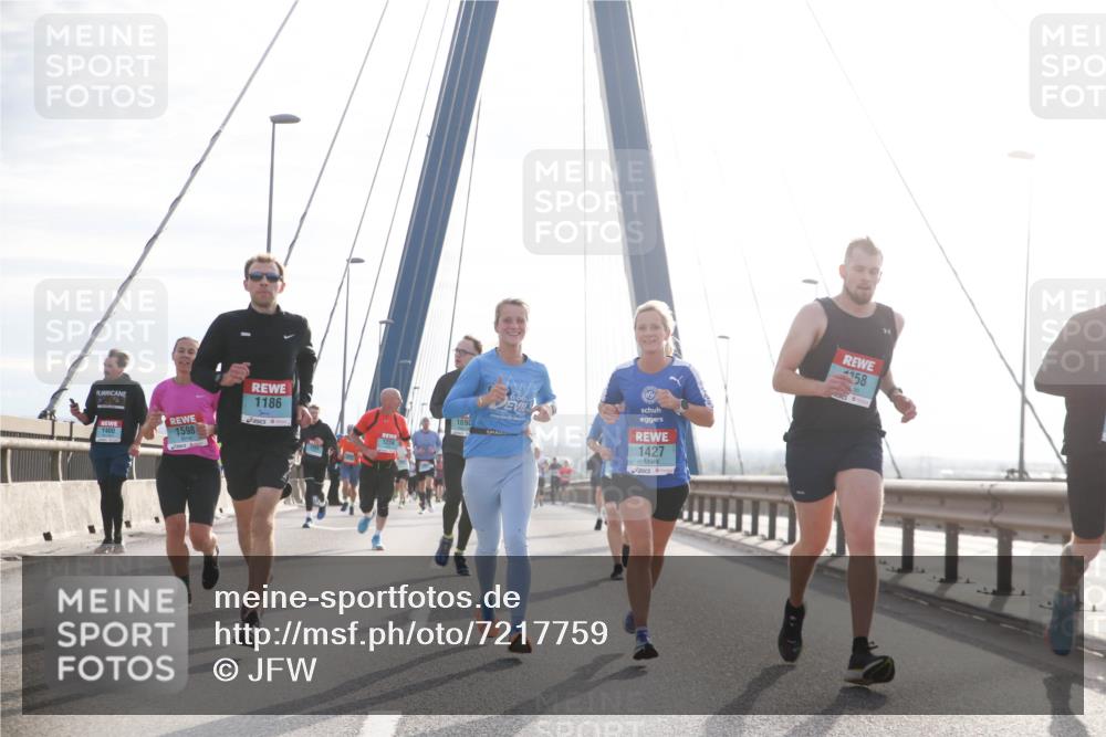 03.10.2024 - Köhlbrandbrückenlauf Jannik Wohlers http://msf.ph/oto/7217759 03.10.2024 09:22:54 Position 1 1400, 1598, 1186, 1690, 1427, 4358 meine-sportfotos.de