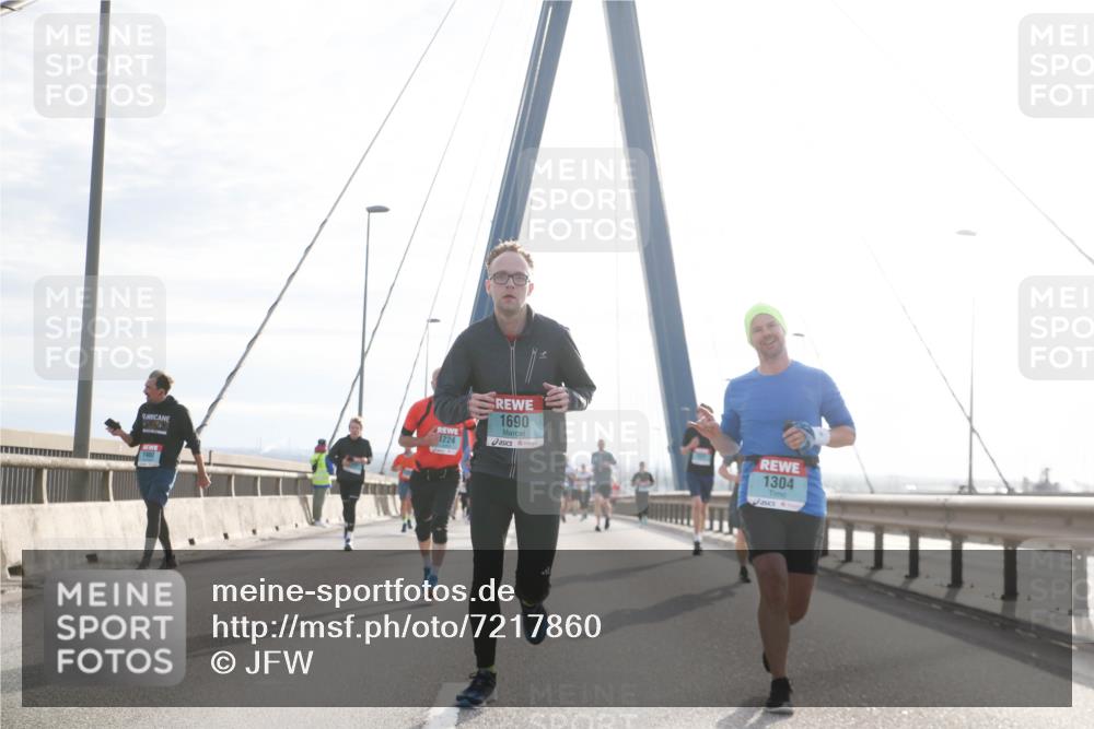 03.10.2024 - Köhlbrandbrückenlauf Jannik Wohlers http://msf.ph/oto/7217860 03.10.2024 09:22:56 Position 1 1224, 1400, 1690, 1304 meine-sportfotos.de