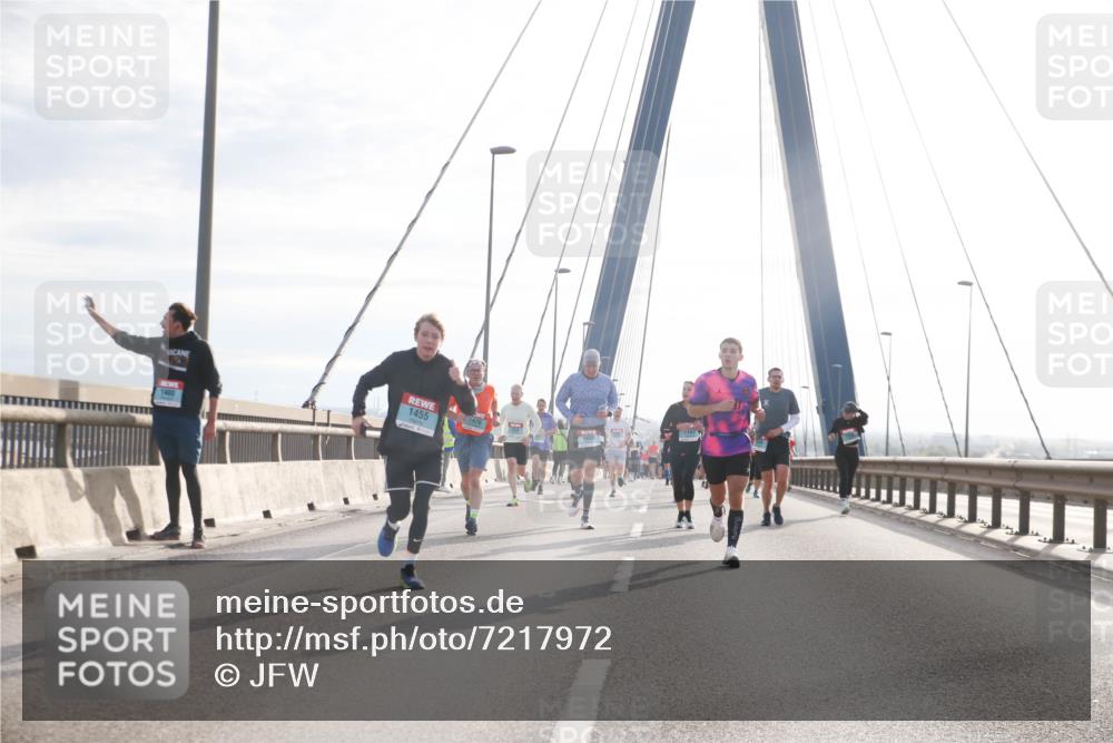 03.10.2024 - Köhlbrandbrückenlauf Jannik Wohlers http://msf.ph/oto/7217972 03.10.2024 09:23:00 Position 1 1455 meine-sportfotos.de