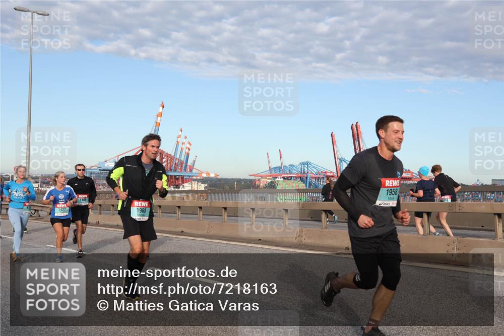 03.10.2024 - Köhlbrandbrückenlauf Matties Gatica Varas http://msf.ph/oto/7218163 03.10.2024 09:40:47 Position 2 1427, 1186, 1989, 1958 meine-sportfotos.de