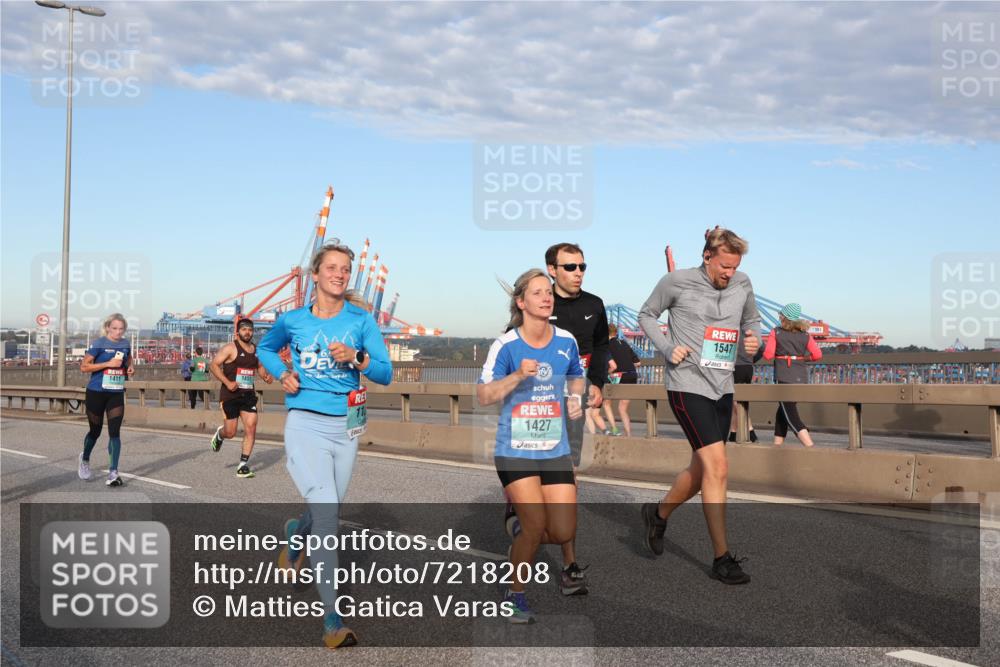 03.10.2024 - Köhlbrandbrückenlauf Matties Gatica Varas http://msf.ph/oto/7218208 03.10.2024 09:40:49 Position 2 1451, 1427, 1547 meine-sportfotos.de