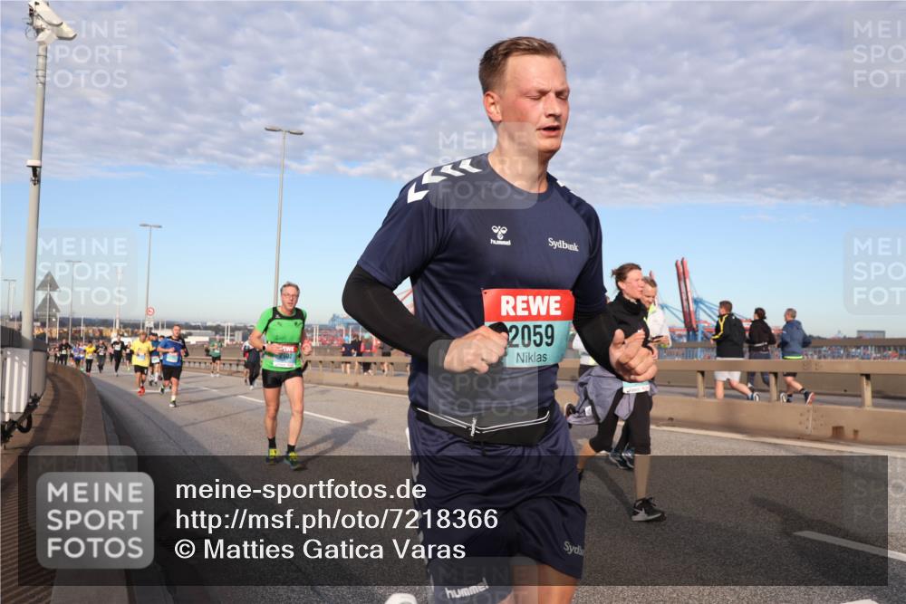 03.10.2024 - Köhlbrandbrückenlauf Matties Gatica Varas http://msf.ph/oto/7218366 03.10.2024 09:40:57 Position 2 2059 meine-sportfotos.de