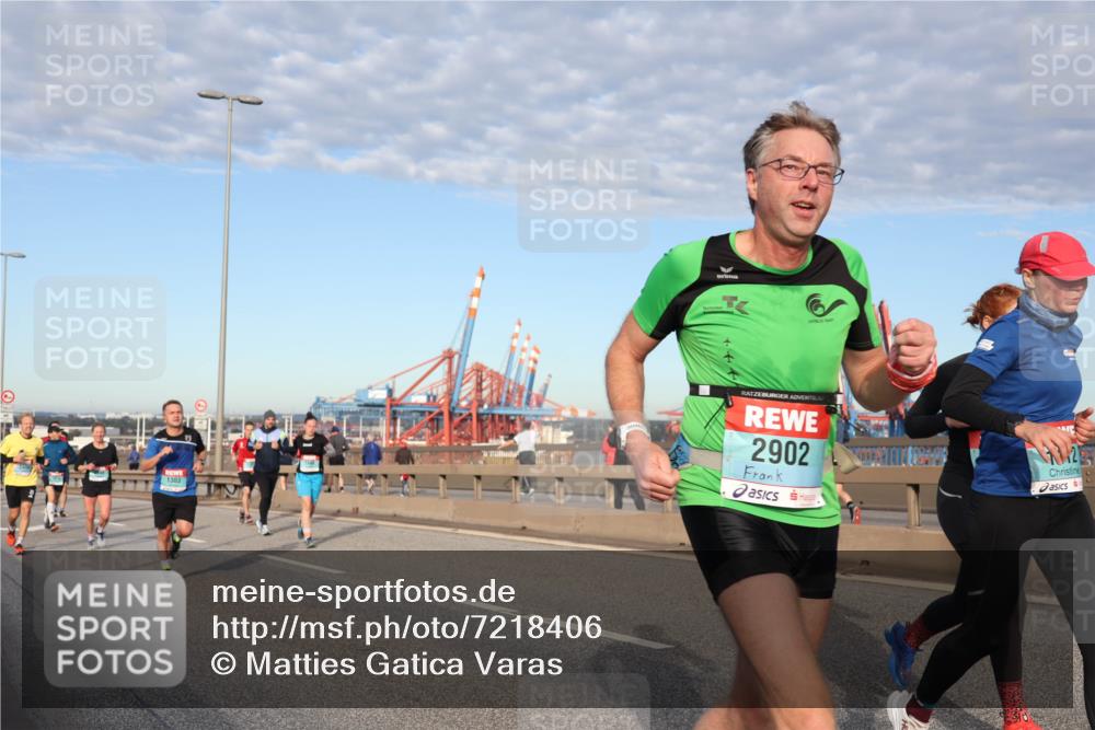 03.10.2024 - Köhlbrandbrückenlauf Matties Gatica Varas http://msf.ph/oto/7218406 03.10.2024 09:40:58 Position 2 1303, 2902 meine-sportfotos.de
