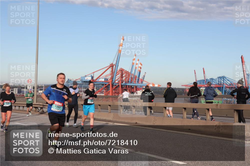 03.10.2024 - Köhlbrandbrückenlauf Matties Gatica Varas http://msf.ph/oto/7218410 03.10.2024 09:40:59 Position 2 2840, 1, 1303 meine-sportfotos.de