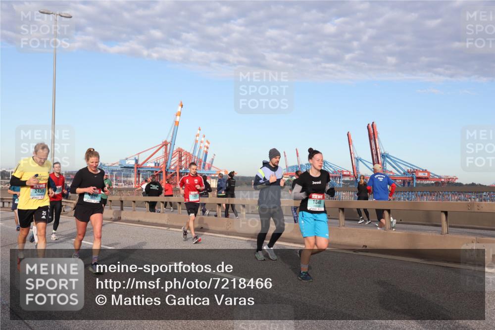 03.10.2024 - Köhlbrandbrückenlauf Matties Gatica Varas http://msf.ph/oto/7218466 03.10.2024 09:41:02 Position 2 2439, 1848 meine-sportfotos.de