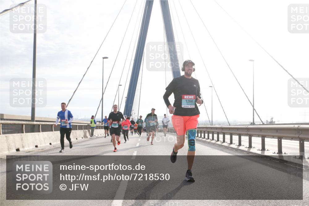 03.10.2024 - Köhlbrandbrückenlauf Jannik Wohlers http://msf.ph/oto/7218530 03.10.2024 09:23:22 Position 1 1264 meine-sportfotos.de