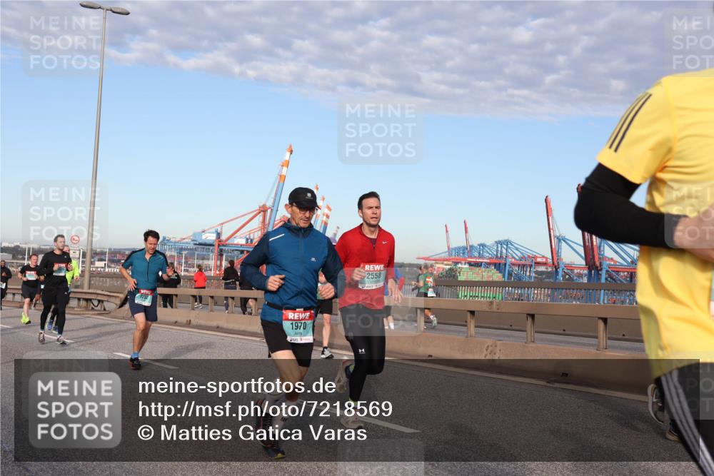 03.10.2024 - Köhlbrandbrückenlauf Matties Gatica Varas http://msf.ph/oto/7218569 03.10.2024 09:41:05 Position 2 1970, 2558 meine-sportfotos.de