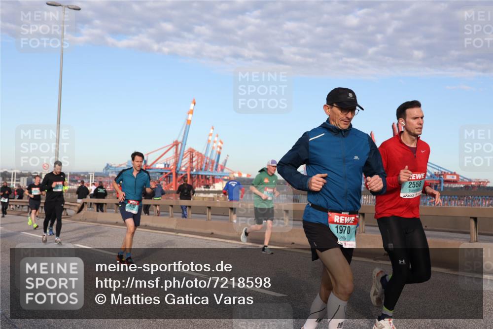 03.10.2024 - Köhlbrandbrückenlauf Matties Gatica Varas http://msf.ph/oto/7218598 03.10.2024 09:41:05 Position 2 1970, 2558 meine-sportfotos.de