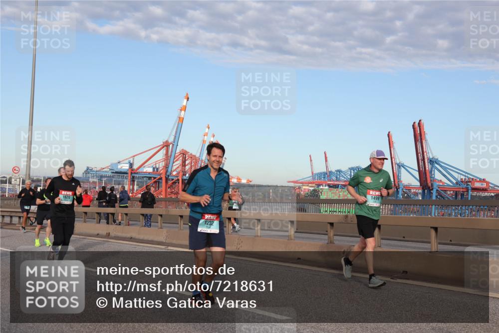 03.10.2024 - Köhlbrandbrückenlauf Matties Gatica Varas http://msf.ph/oto/7218631 03.10.2024 09:41:06 Position 2 1620, 1232, 1499 meine-sportfotos.de