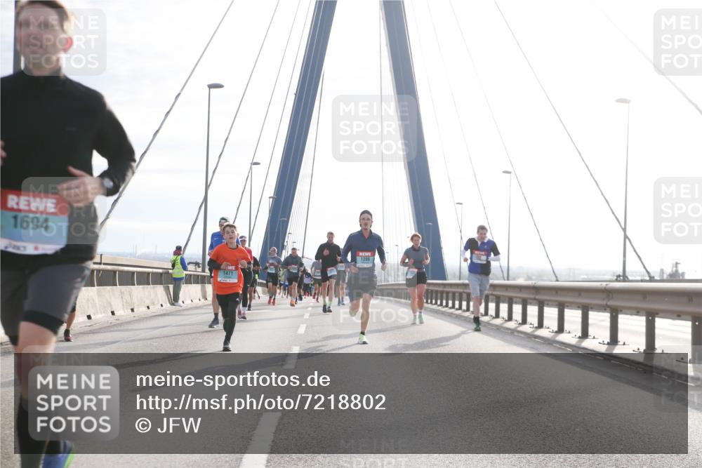 03.10.2024 - Köhlbrandbrückenlauf Jannik Wohlers http://msf.ph/oto/7218802 03.10.2024 09:23:33 Position 1 1694, 1471, 1399 meine-sportfotos.de