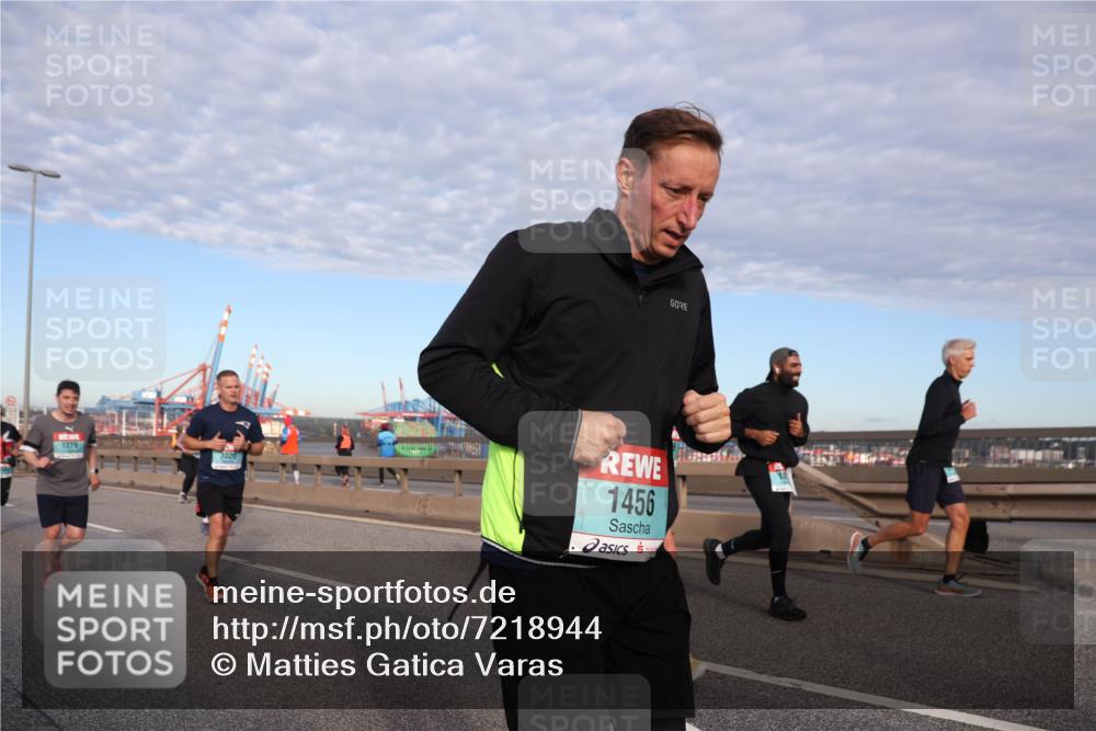 03.10.2024 - Köhlbrandbrückenlauf Matties Gatica Varas http://msf.ph/oto/7218944 03.10.2024 09:41:16 Position 2 1279, 3020, 1456 meine-sportfotos.de