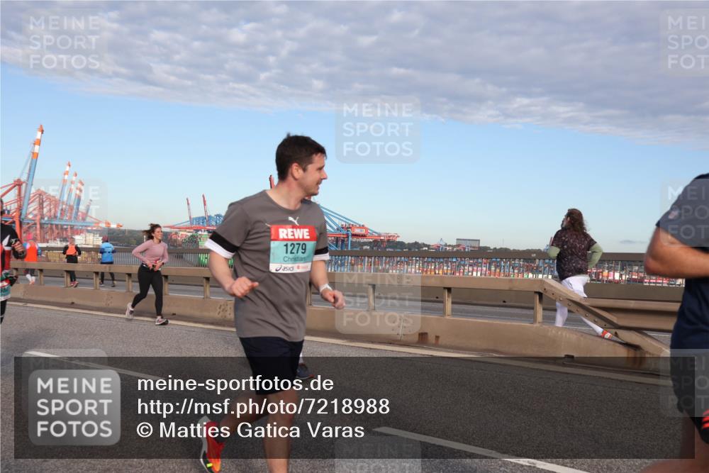 03.10.2024 - Köhlbrandbrückenlauf Matties Gatica Varas http://msf.ph/oto/7218988 03.10.2024 09:41:18 Position 2 1279 meine-sportfotos.de