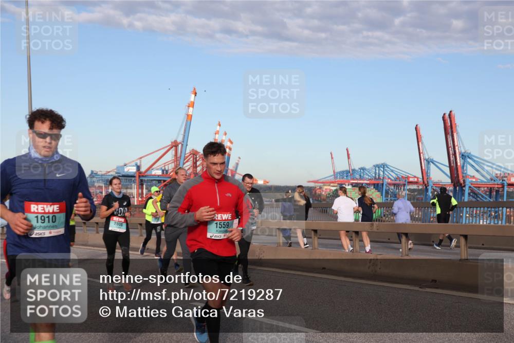 03.10.2024 - Köhlbrandbrückenlauf Matties Gatica Varas http://msf.ph/oto/7219287 03.10.2024 09:41:35 Position 2 1910, 2808, 1559 meine-sportfotos.de