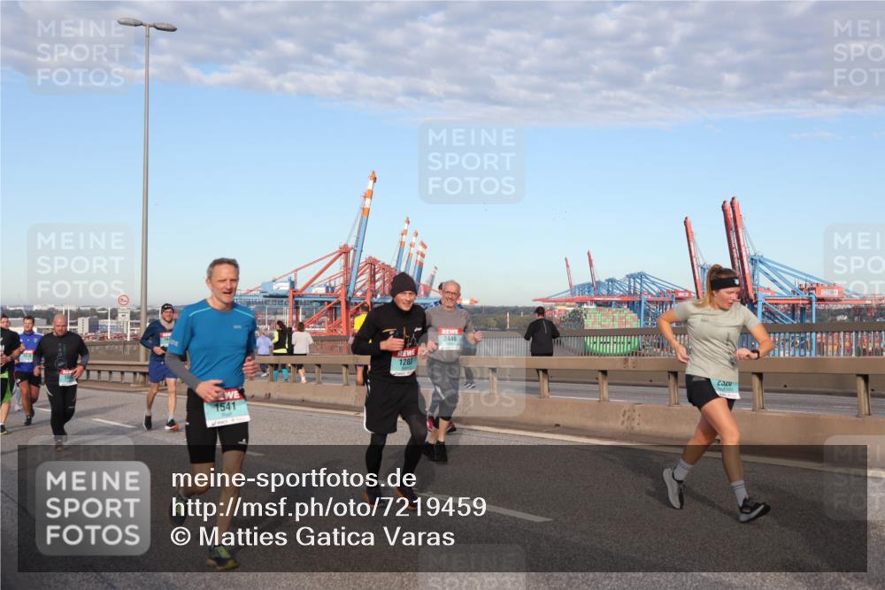 03.10.2024 - Köhlbrandbrückenlauf Matties Gatica Varas http://msf.ph/oto/7219459 03.10.2024 09:41:43 Position 2 1541, 128, 2446, 2320 meine-sportfotos.de