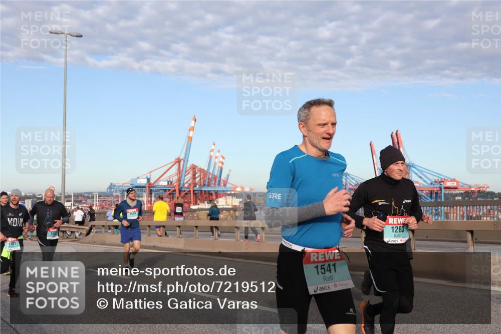 03.10.2024 - Köhlbrandbrückenlauf Matties Gatica Varas http://msf.ph/oto/7219512 03.10.2024 09:41:45 Position 2 1101, 106, 110, 6, 1541, 1283 meine-sportfotos.de