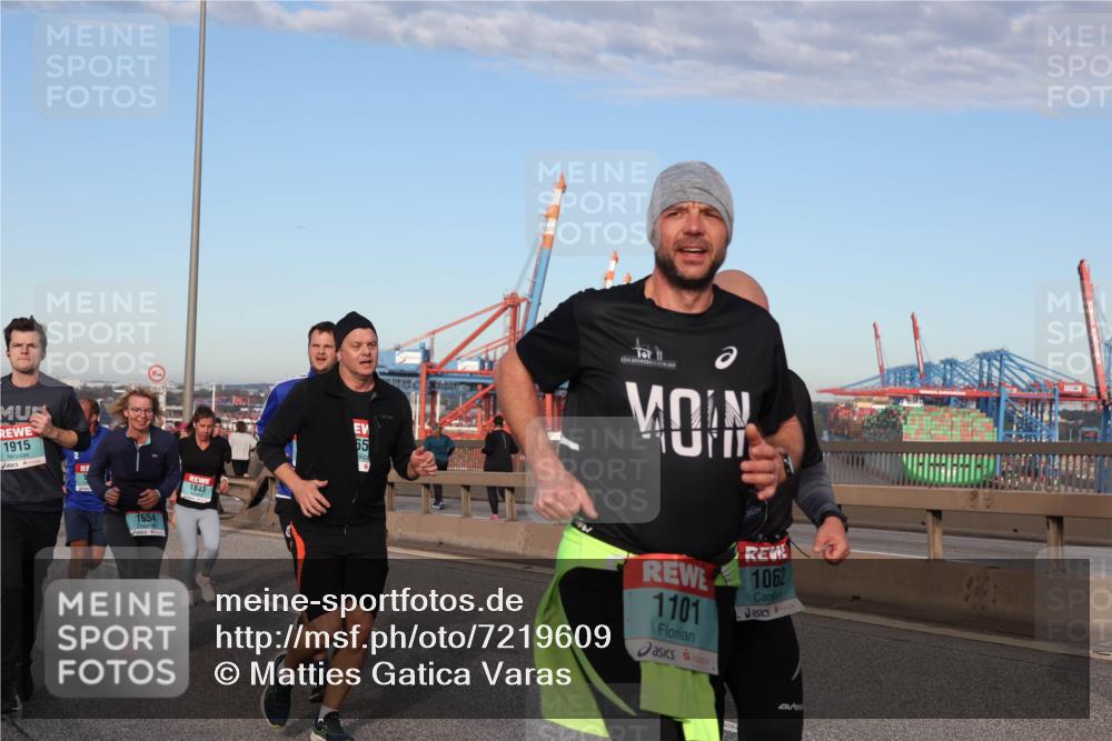 03.10.2024 - Köhlbrandbrückenlauf Matties Gatica Varas http://msf.ph/oto/7219609 03.10.2024 09:41:48 Position 2 1915, 1654, 1843, 11, 1101, 1062 meine-sportfotos.de