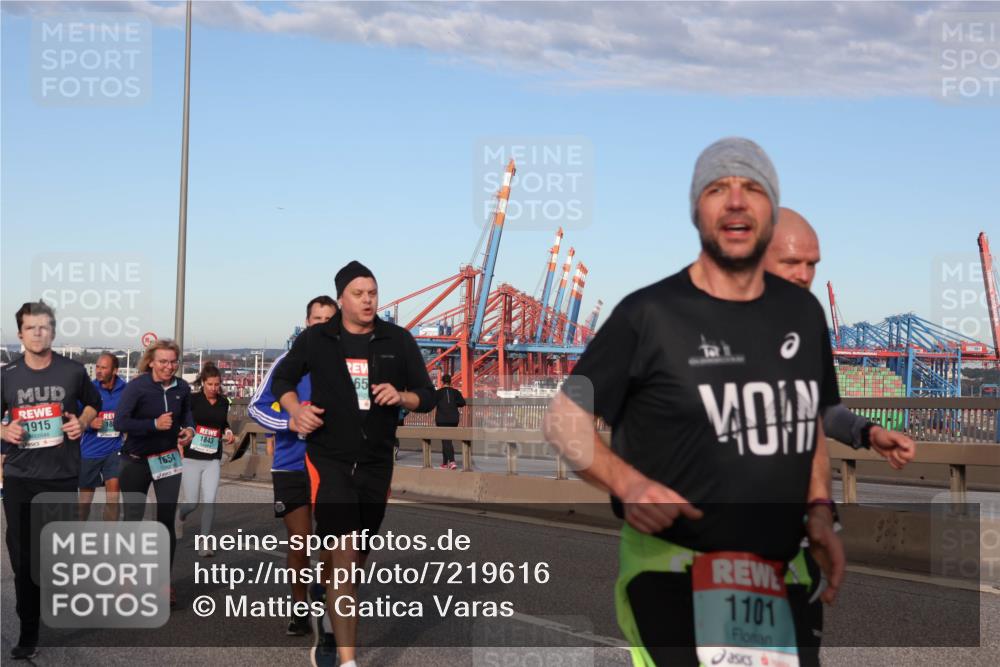 03.10.2024 - Köhlbrandbrückenlauf Matties Gatica Varas http://msf.ph/oto/7219616 03.10.2024 09:41:48 Position 2 1915, 1654, 1843, 1101 meine-sportfotos.de