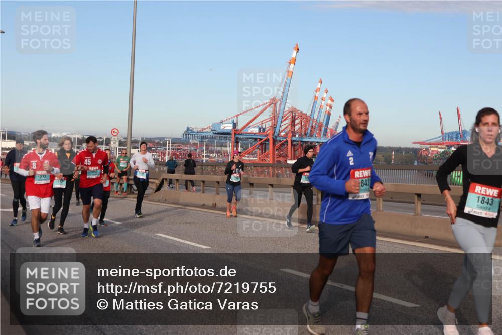 03.10.2024 - Köhlbrandbrückenlauf Matties Gatica Varas http://msf.ph/oto/7219755 03.10.2024 09:41:51 Position 2 8, 1272, 1913, 45, 1050, 842, 1843 meine-sportfotos.de