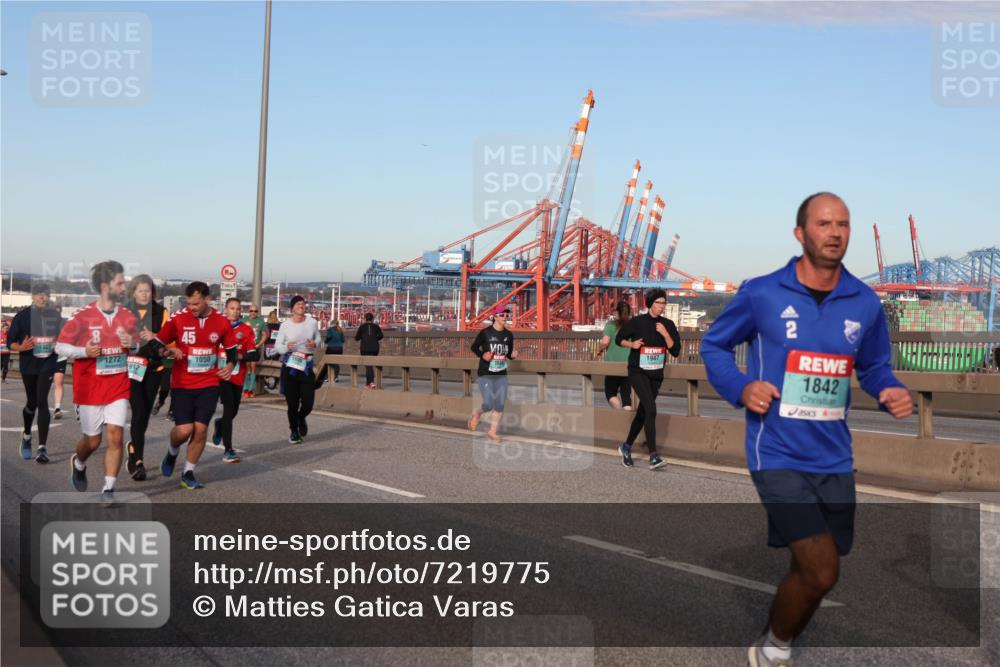 03.10.2024 - Köhlbrandbrückenlauf Matties Gatica Varas http://msf.ph/oto/7219775 03.10.2024 09:41:52 Position 2 1272, 1912, 45, 1050, 1947, 1842 meine-sportfotos.de