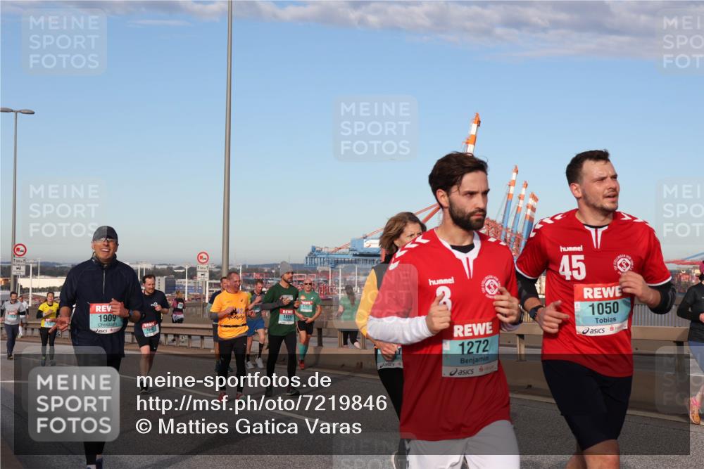 03.10.2024 - Köhlbrandbrückenlauf Matties Gatica Varas http://msf.ph/oto/7219846 03.10.2024 09:41:55 Position 2 1909, 1753, 169, 1809, 1272, 45, 1050 meine-sportfotos.de