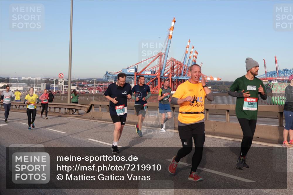 03.10.2024 - Köhlbrandbrückenlauf Matties Gatica Varas http://msf.ph/oto/7219910 03.10.2024 09:41:58 Position 2 1717, 169, 1809 meine-sportfotos.de