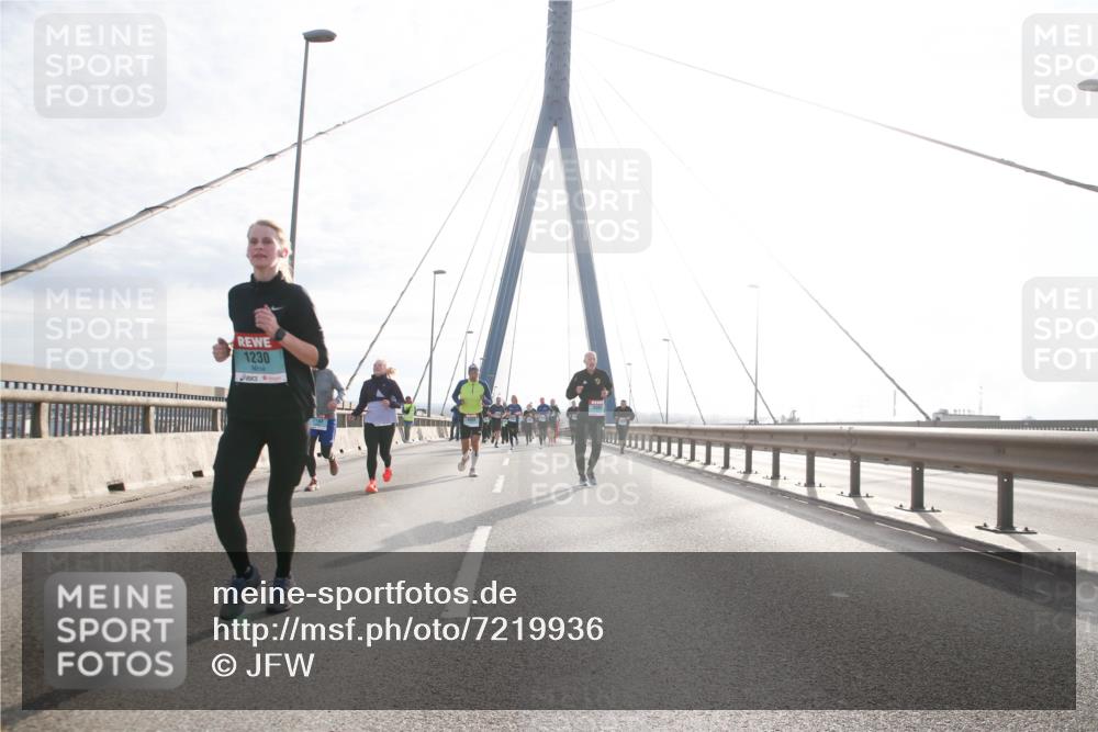 03.10.2024 - Köhlbrandbrückenlauf Jannik Wohlers http://msf.ph/oto/7219936 03.10.2024 09:23:46 Position 1 1230 meine-sportfotos.de