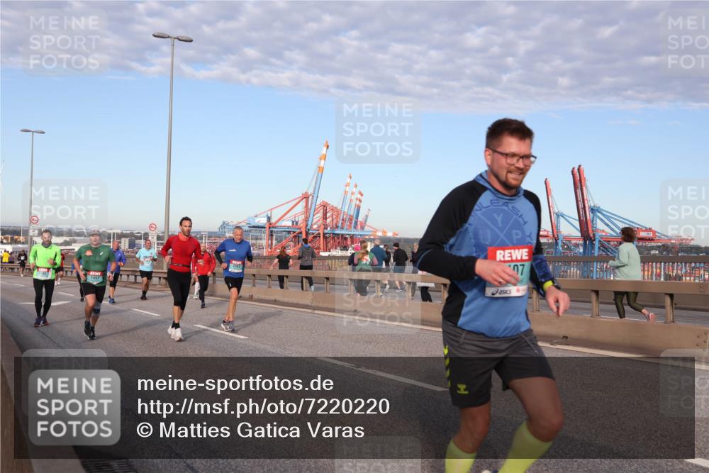 03.10.2024 - Köhlbrandbrückenlauf Matties Gatica Varas http://msf.ph/oto/7220220 03.10.2024 09:42:09 Position 2 1497, 2347, 07 meine-sportfotos.de