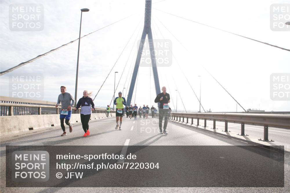 03.10.2024 - Köhlbrandbrückenlauf Jannik Wohlers http://msf.ph/oto/7220304 03.10.2024 09:23:47 Position 1 1143 meine-sportfotos.de