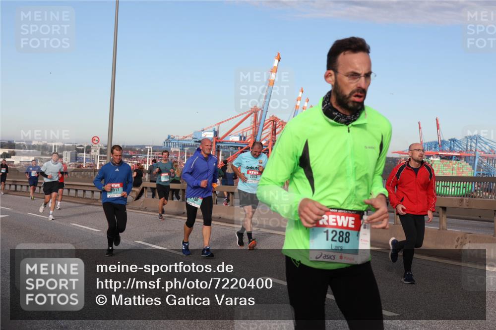 03.10.2024 - Köhlbrandbrückenlauf Matties Gatica Varas http://msf.ph/oto/7220400 03.10.2024 09:42:14 Position 2 1917, 180, 2073, 1288 meine-sportfotos.de