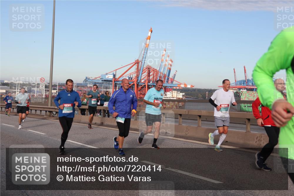 03.10.2024 - Köhlbrandbrückenlauf Matties Gatica Varas http://msf.ph/oto/7220414 03.10.2024 09:42:14 Position 2 1917, 1607 meine-sportfotos.de