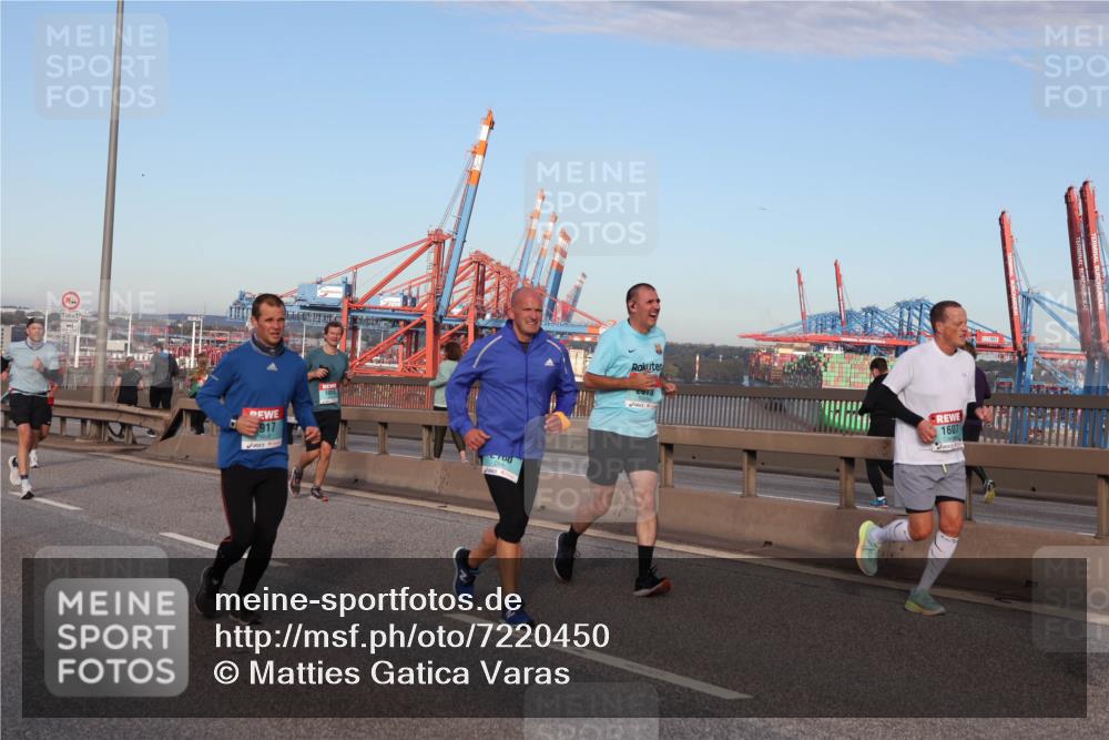 03.10.2024 - Köhlbrandbrückenlauf Matties Gatica Varas http://msf.ph/oto/7220450 03.10.2024 09:42:15 Position 2 917, 1607 meine-sportfotos.de