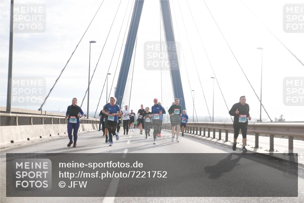 03.10.2024 - Köhlbrandbrückenlauf Jannik Wohlers http://msf.ph/oto/7221752 03.10.2024 09:23:50 Position 1 1411, 1136, 1412, 1676 meine-sportfotos.de