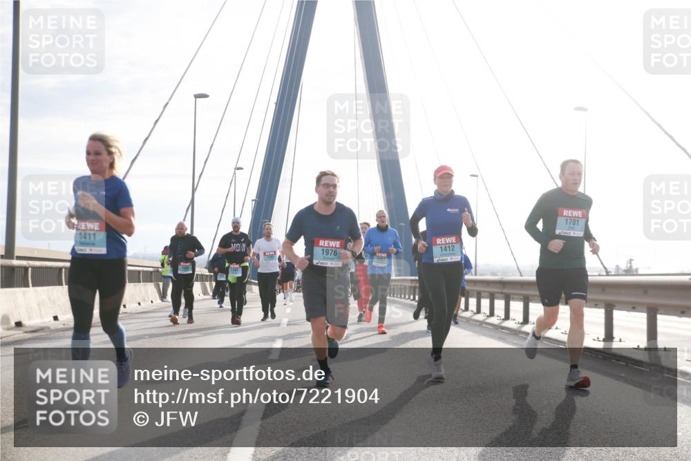 03.10.2024 - Köhlbrandbrückenlauf Jannik Wohlers http://msf.ph/oto/7221904 03.10.2024 09:23:52 Position 1 1411, 1976, 1557, 1412, 1701 meine-sportfotos.de