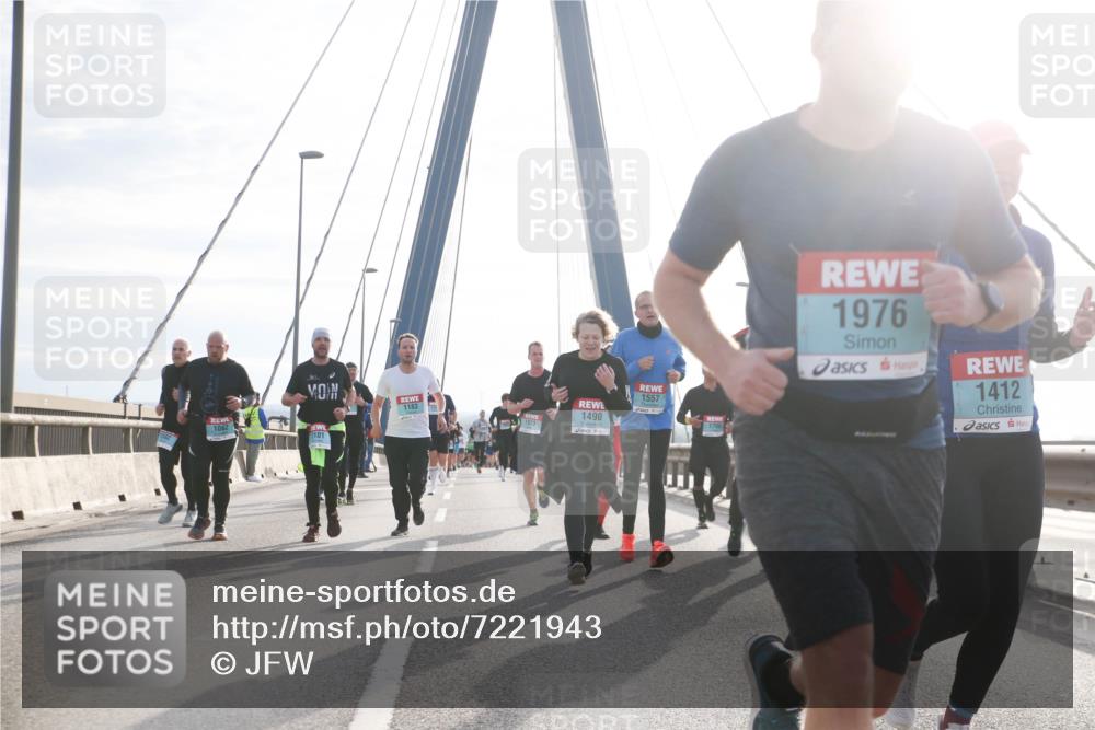 03.10.2024 - Köhlbrandbrückenlauf Jannik Wohlers http://msf.ph/oto/7221943 03.10.2024 09:23:54 Position 1 1976, 1557, 1412, 1183, 1490, 1930, 1101 meine-sportfotos.de