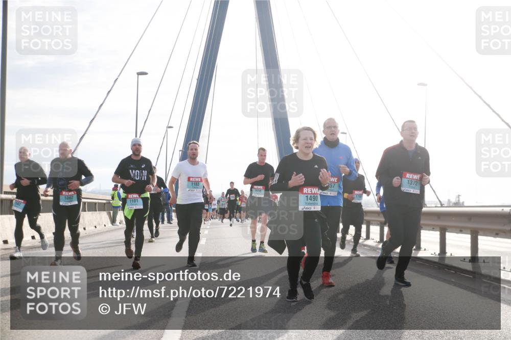 03.10.2024 - Köhlbrandbrückenlauf Jannik Wohlers http://msf.ph/oto/7221974 03.10.2024 09:23:55 Position 1 1183, 1930, 1062, 1101, 1490, 57, 1372 meine-sportfotos.de
