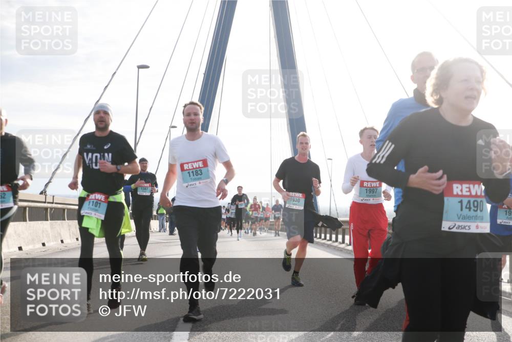 03.10.2024 - Köhlbrandbrückenlauf Jannik Wohlers http://msf.ph/oto/7222031 03.10.2024 09:23:56 Position 1 1183, 1930, 1101, 1387, 1997, 1490, 19 meine-sportfotos.de